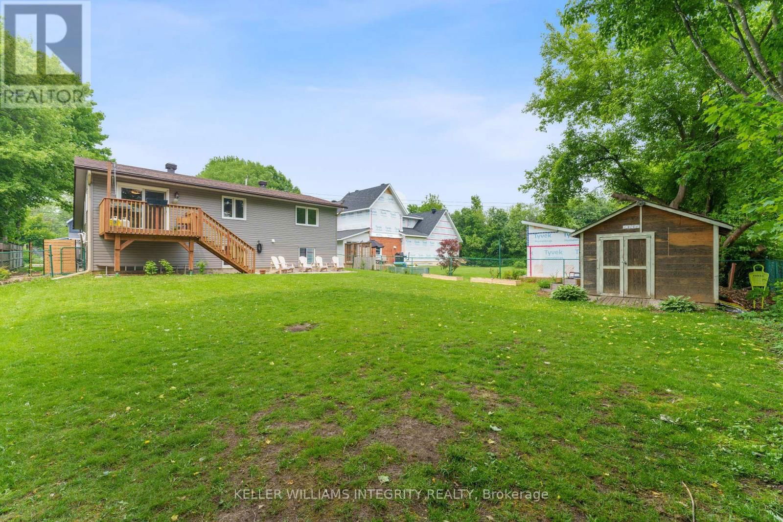 165 MAUDE STREET Image 25