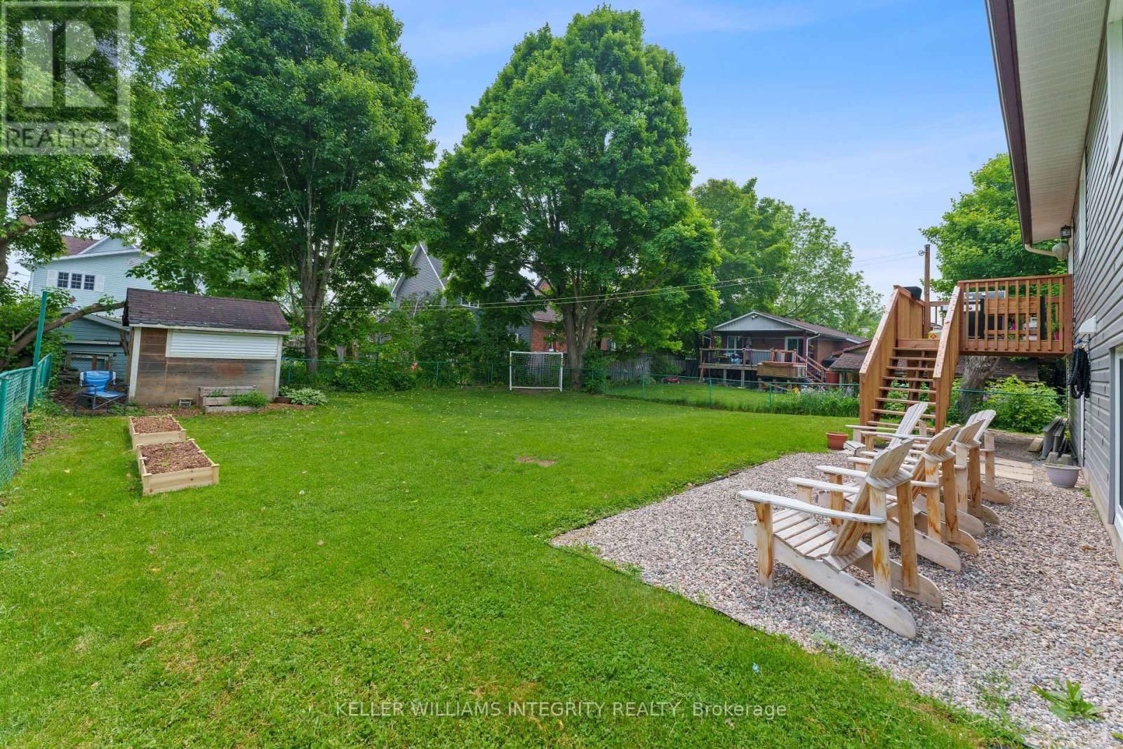 165 MAUDE STREET Image 27