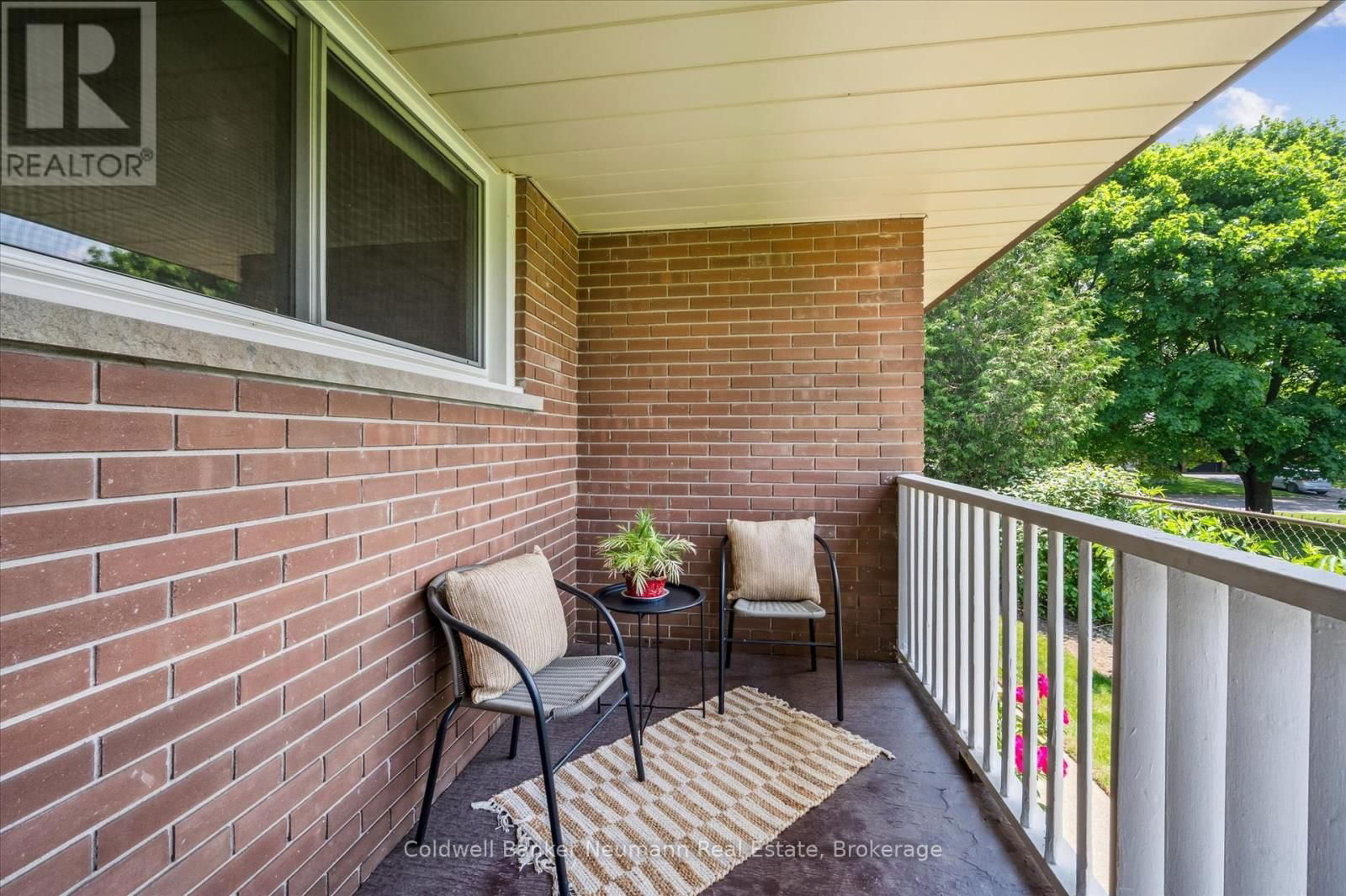 29 OAK STREET Image 18