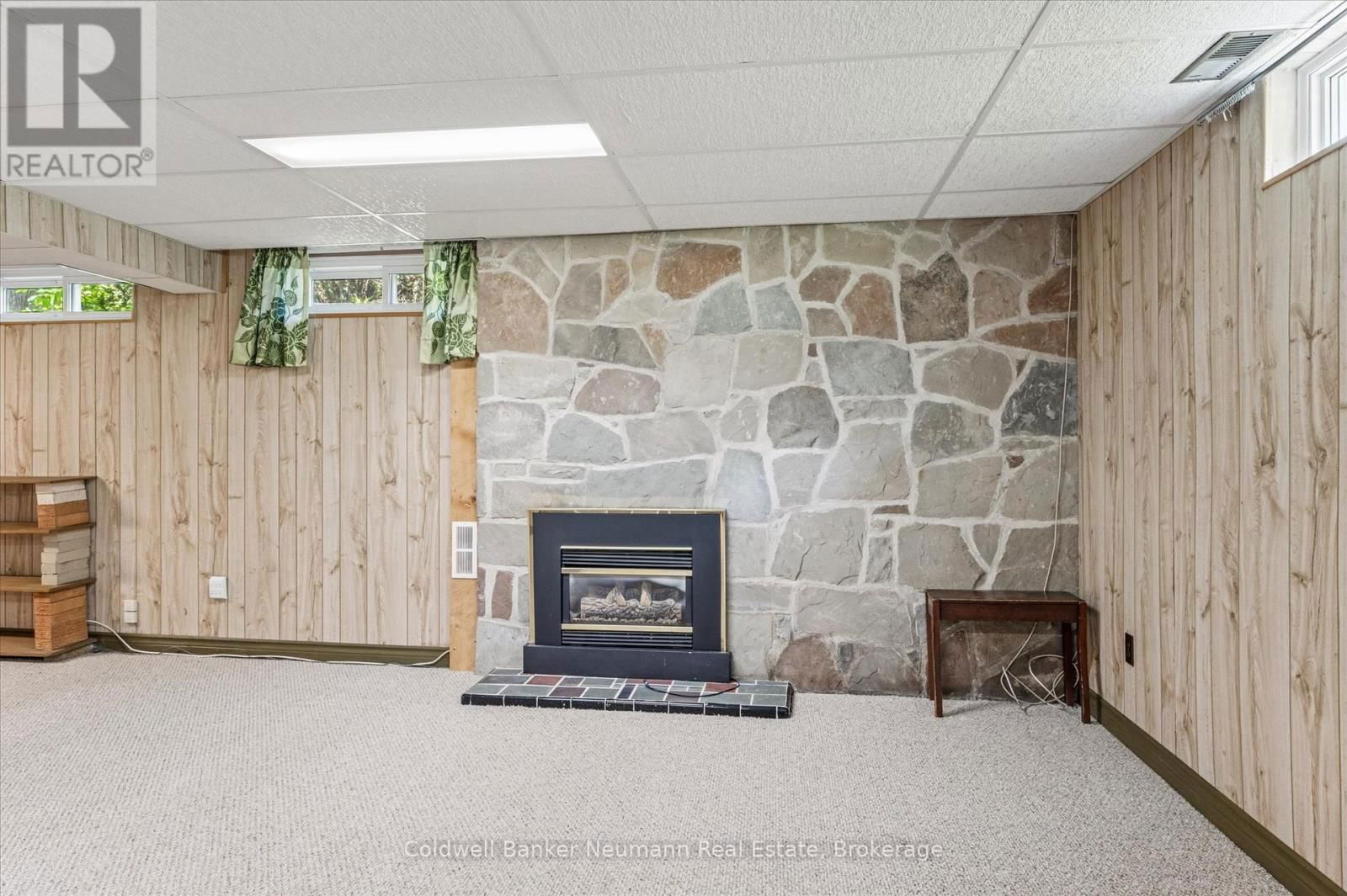 29 OAK STREET Image 19