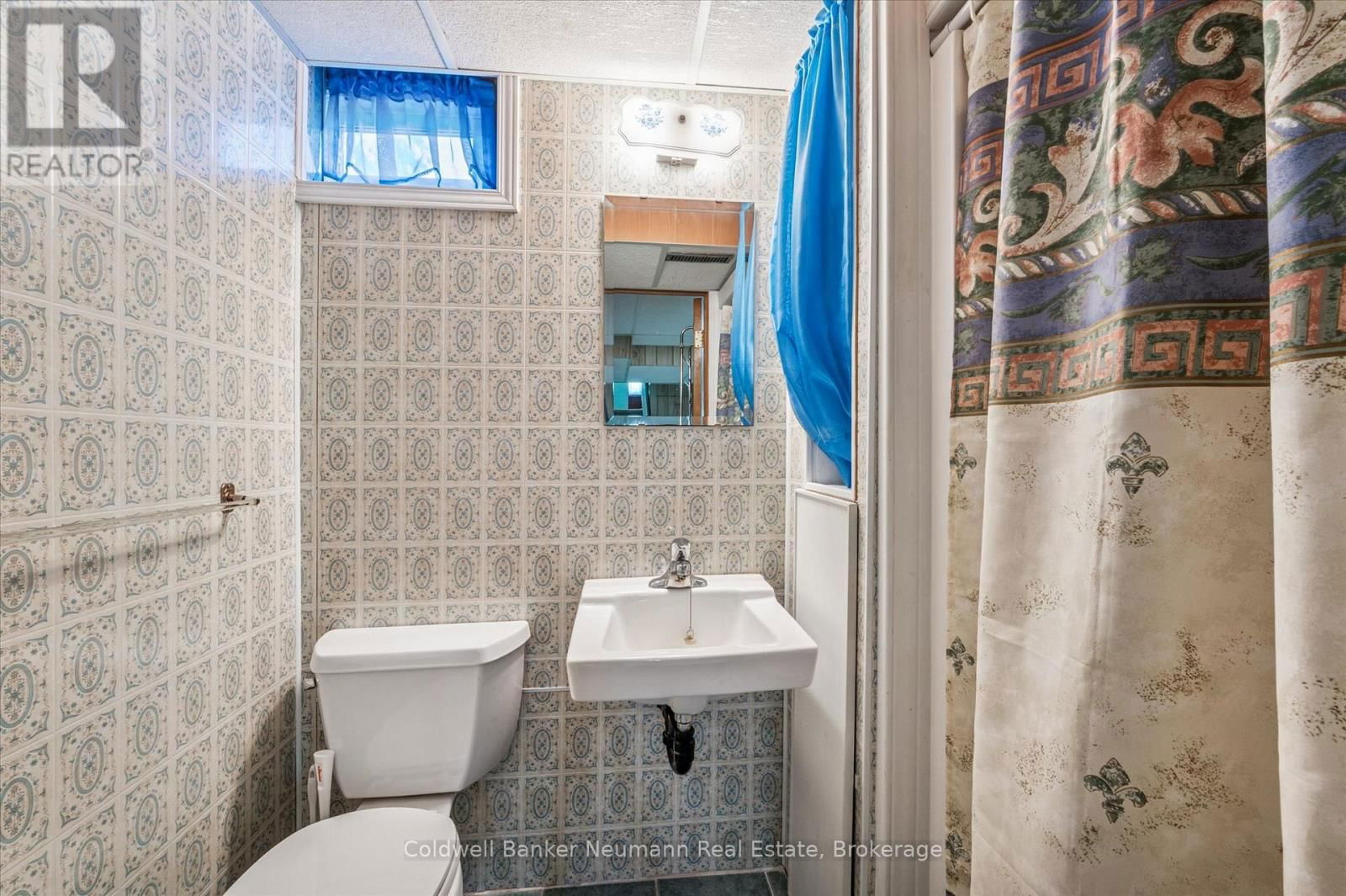 29 OAK STREET Image 22
