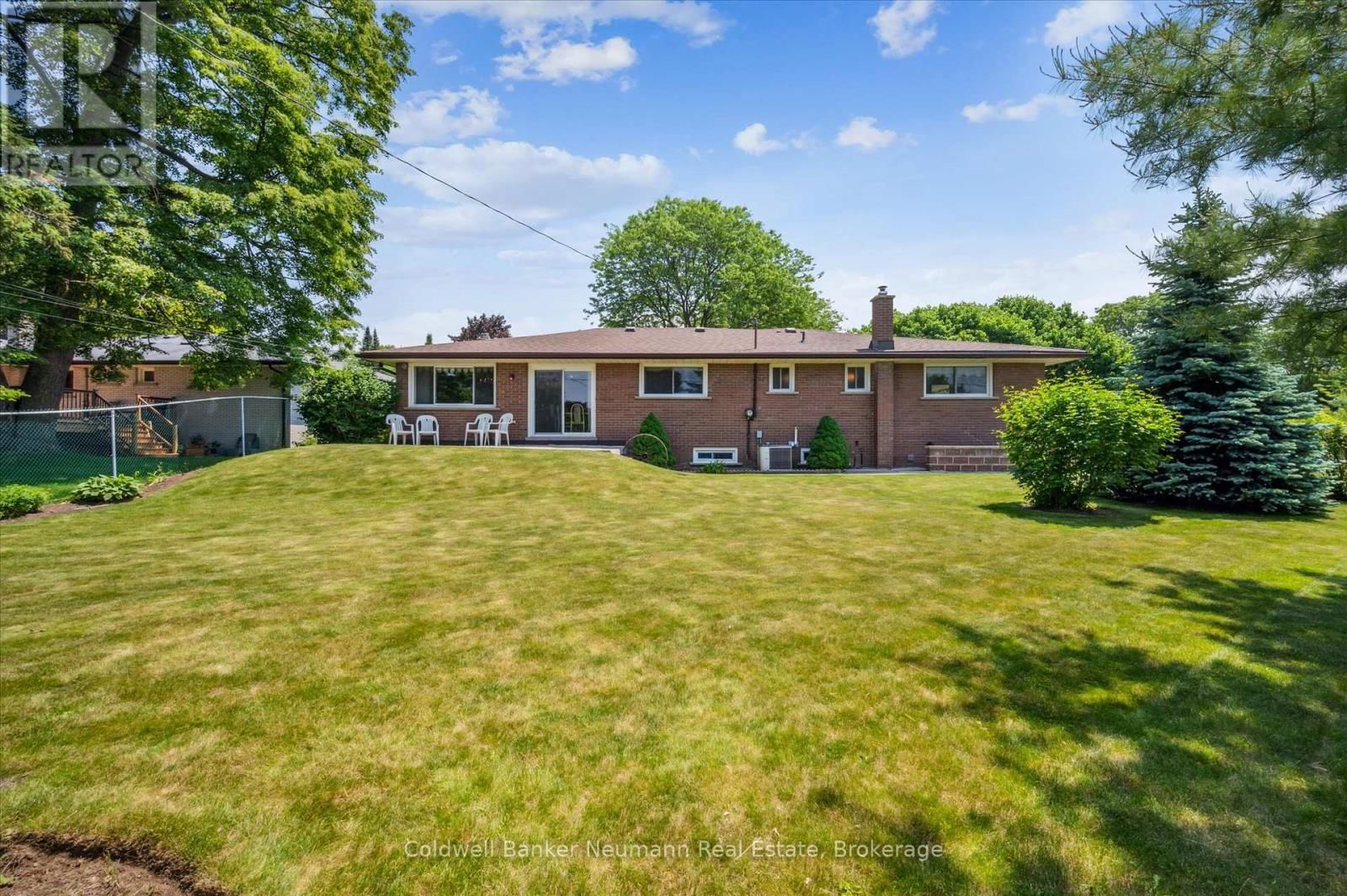 29 OAK STREET Image 26