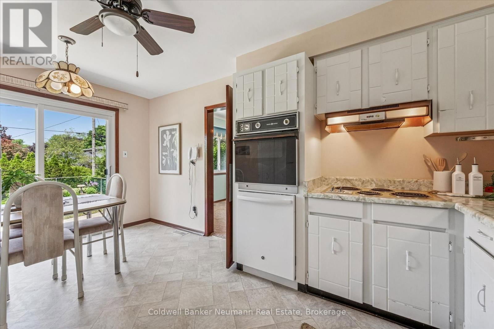 29 OAK STREET Image 9
