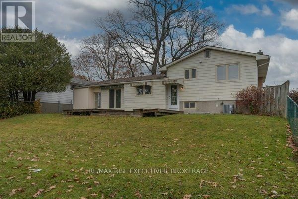 1 - 811 OVERLEA COURT Image 15