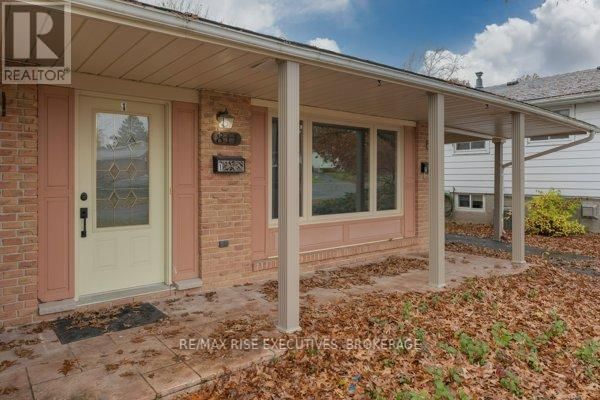 1 - 811 OVERLEA COURT Image 2
