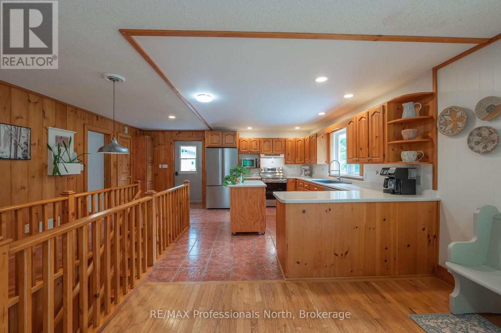 1006 TENNYSON ROAD Image 16