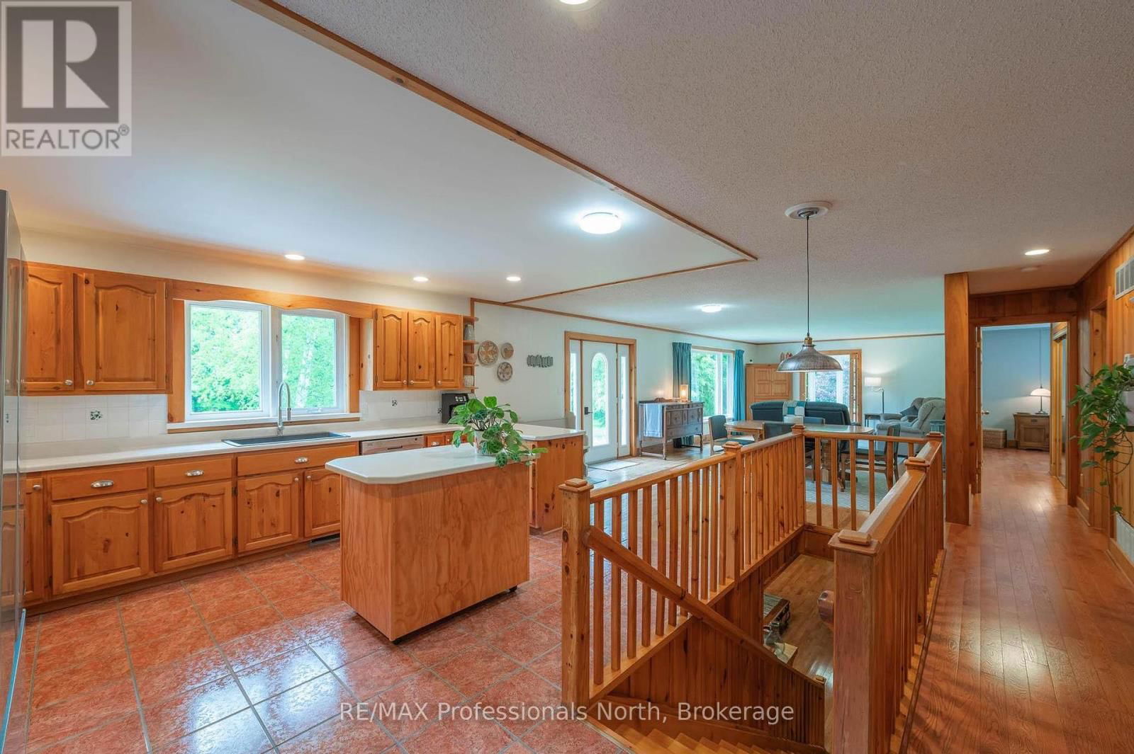 1006 TENNYSON ROAD Image 26