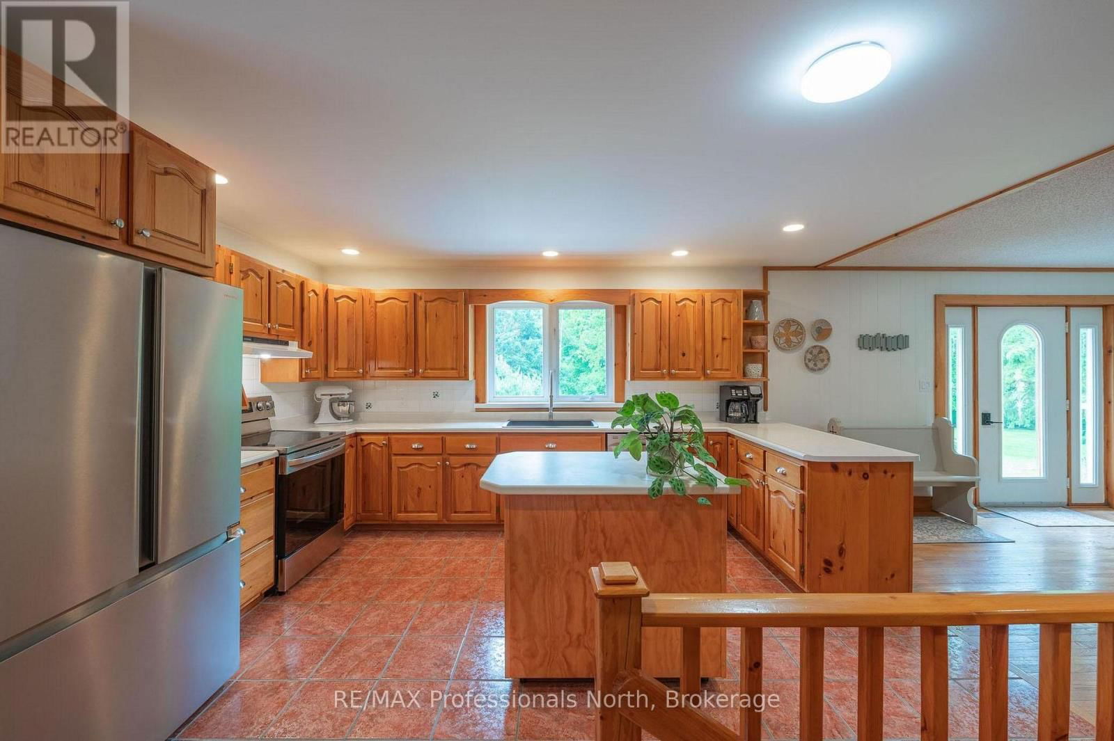 1006 TENNYSON ROAD Image 27