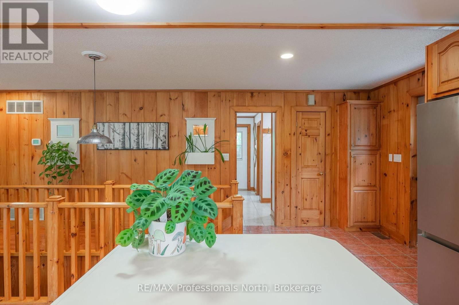 1006 TENNYSON ROAD Image 33