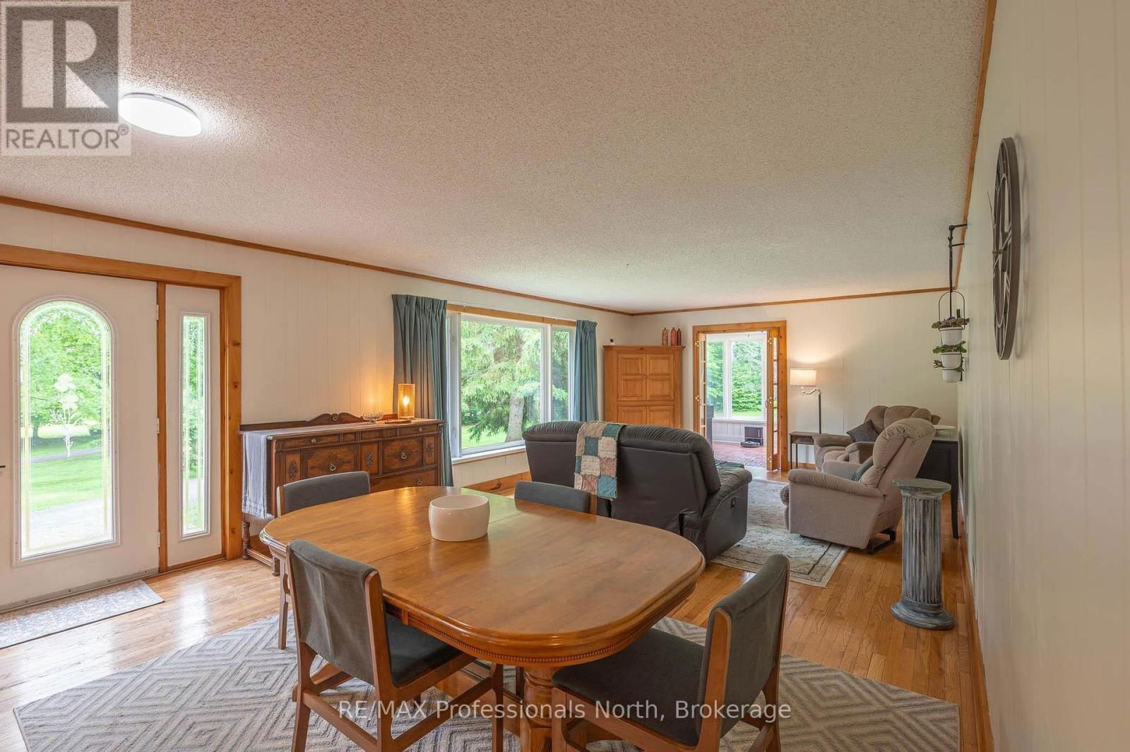 1006 TENNYSON ROAD Image 35