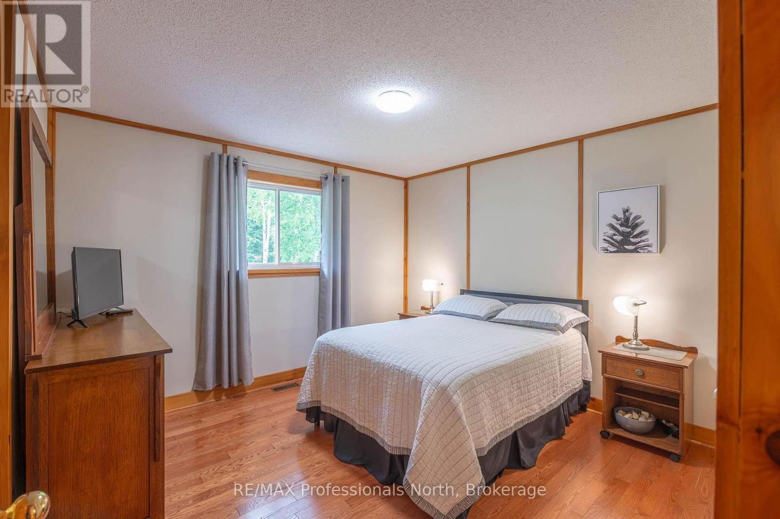 1006 TENNYSON ROAD Image 36