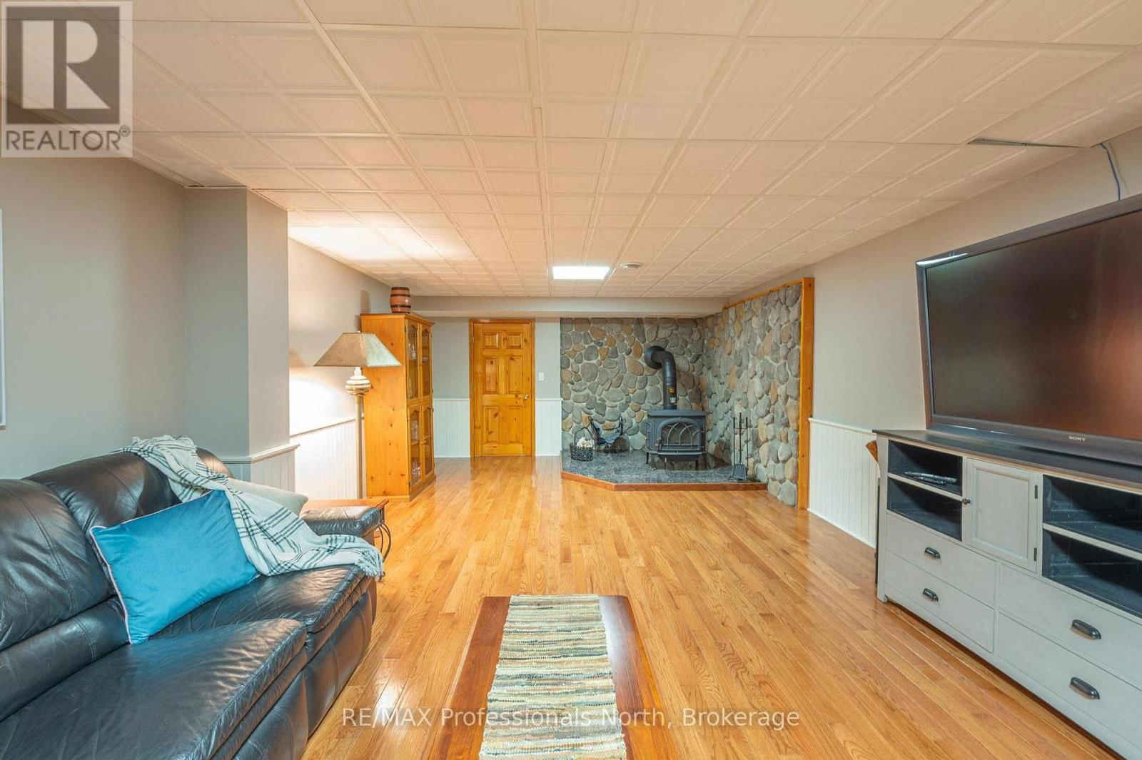 1006 TENNYSON ROAD Image 42