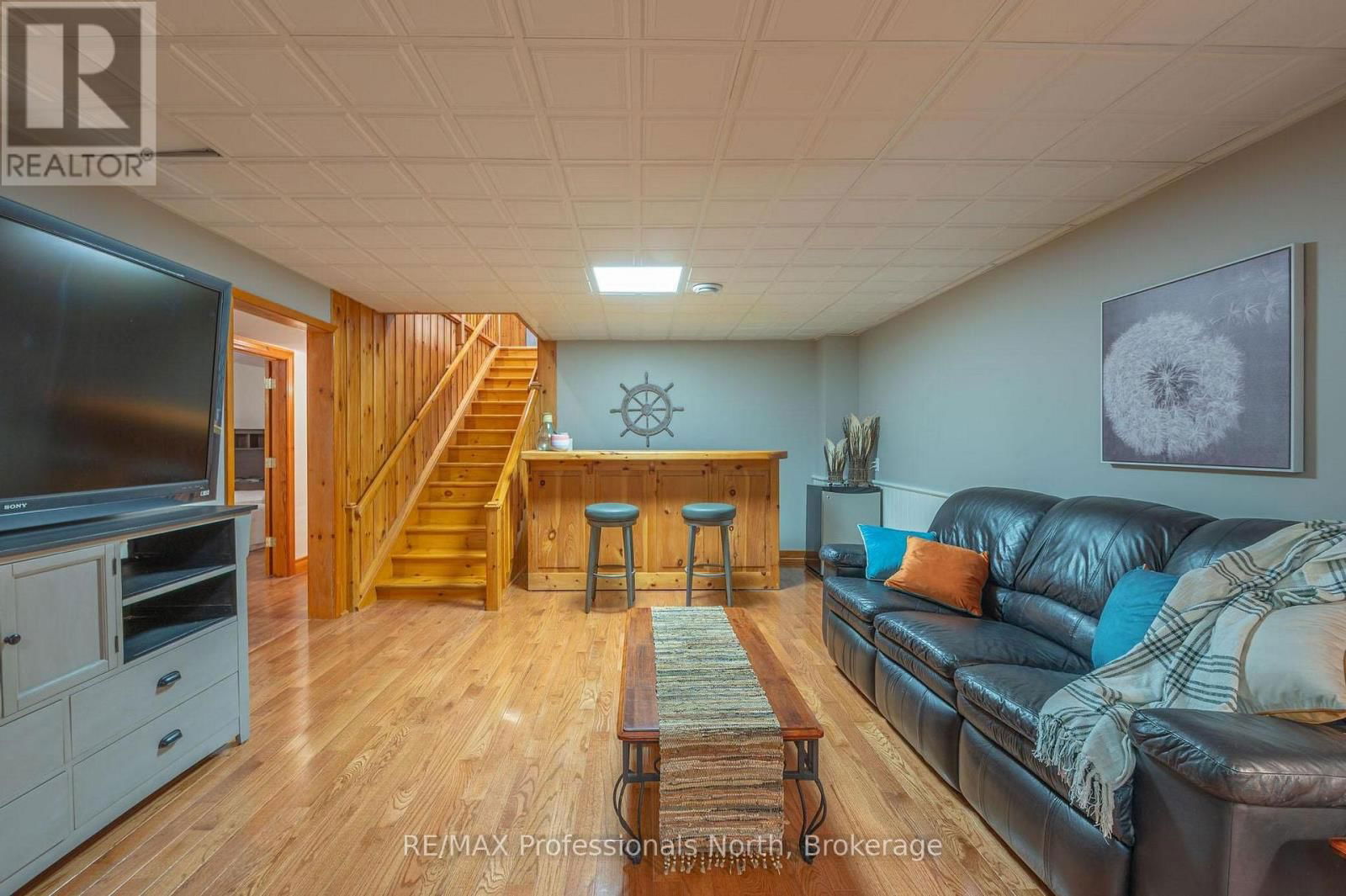 1006 TENNYSON ROAD Image 44