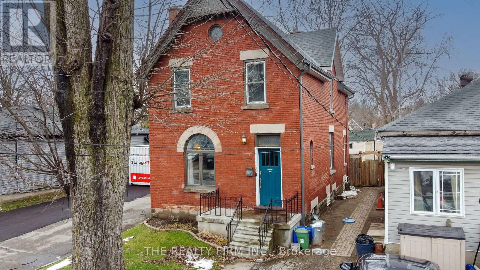 666 LORNE AVENUE Image 1