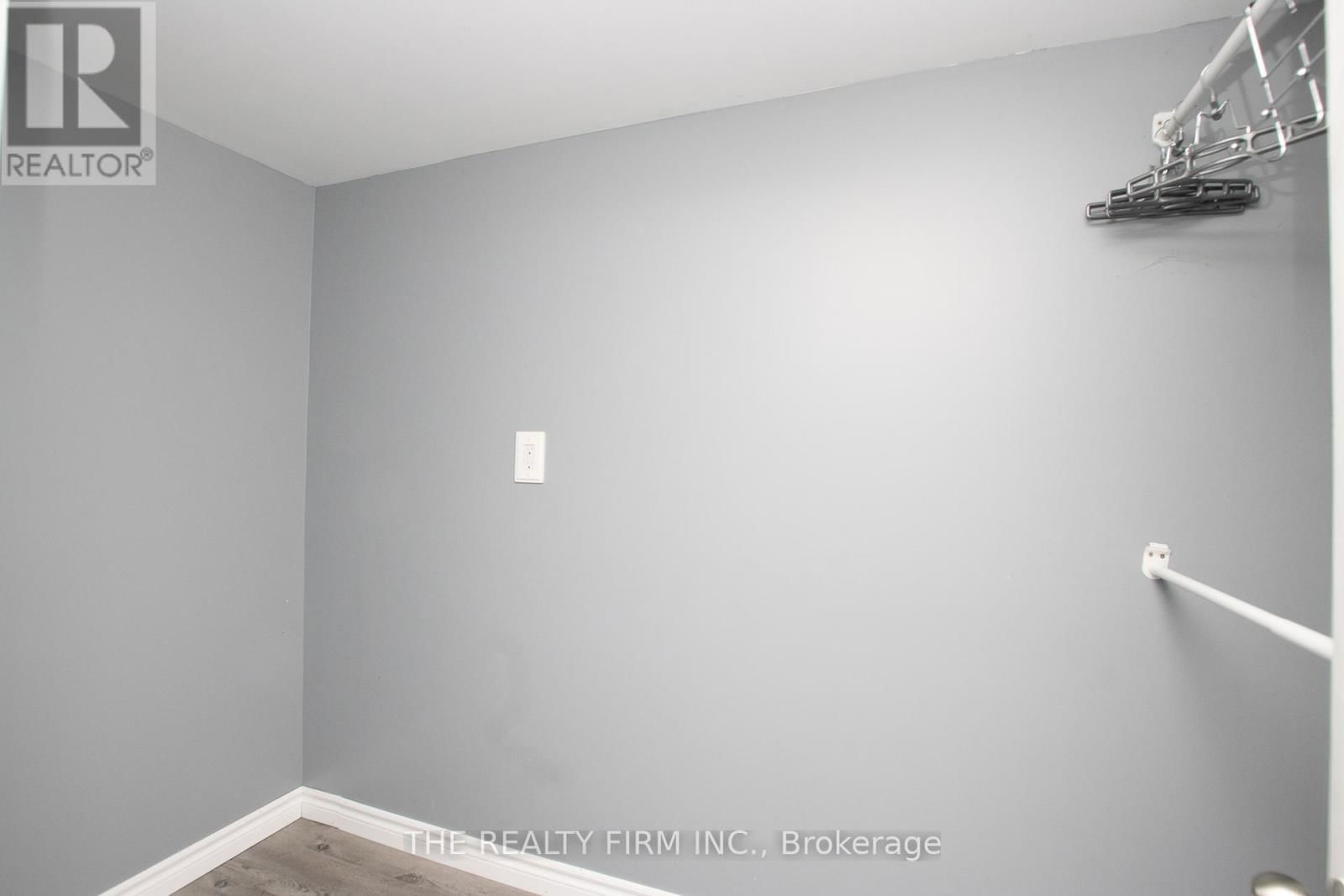 666 LORNE AVENUE Image 33