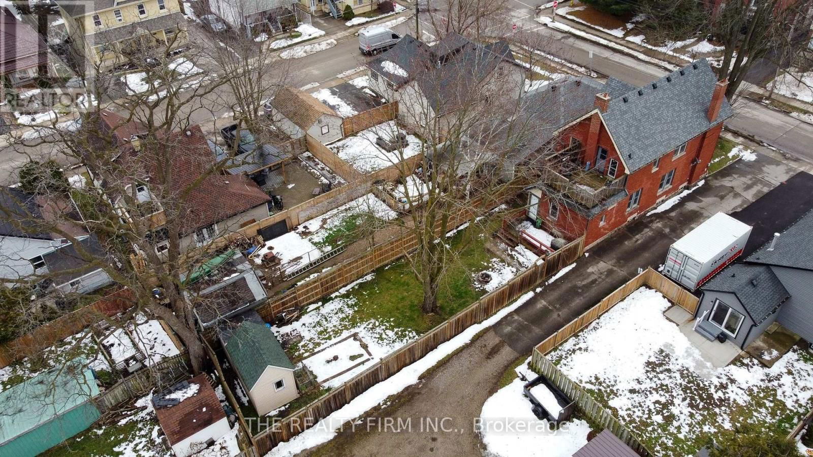 666 LORNE AVENUE Image 39
