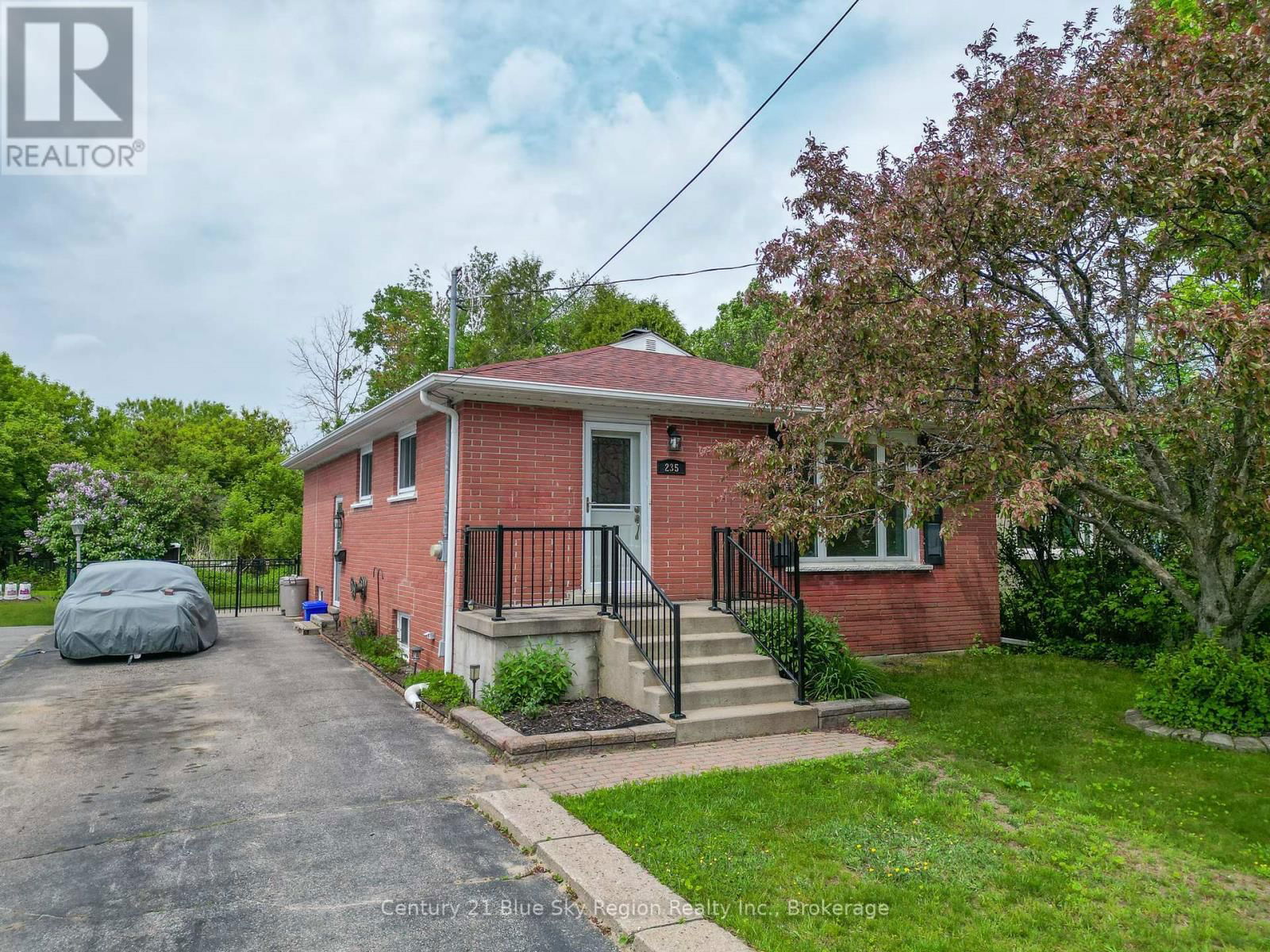 235 GLADSTONE AVENUE Image 1