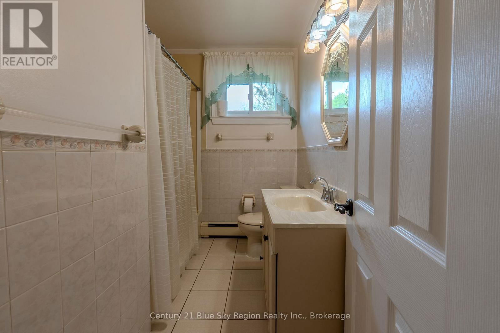 235 GLADSTONE AVENUE Image 17
