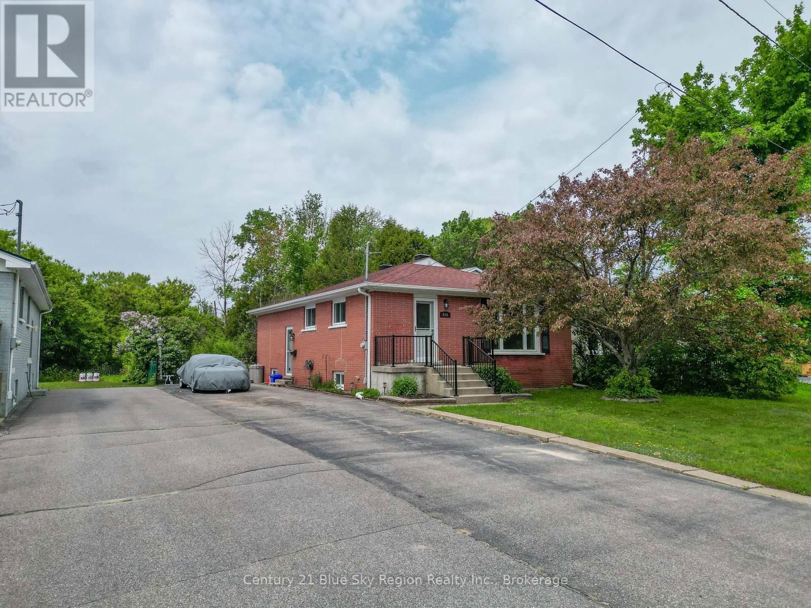 235 GLADSTONE AVENUE Image 2