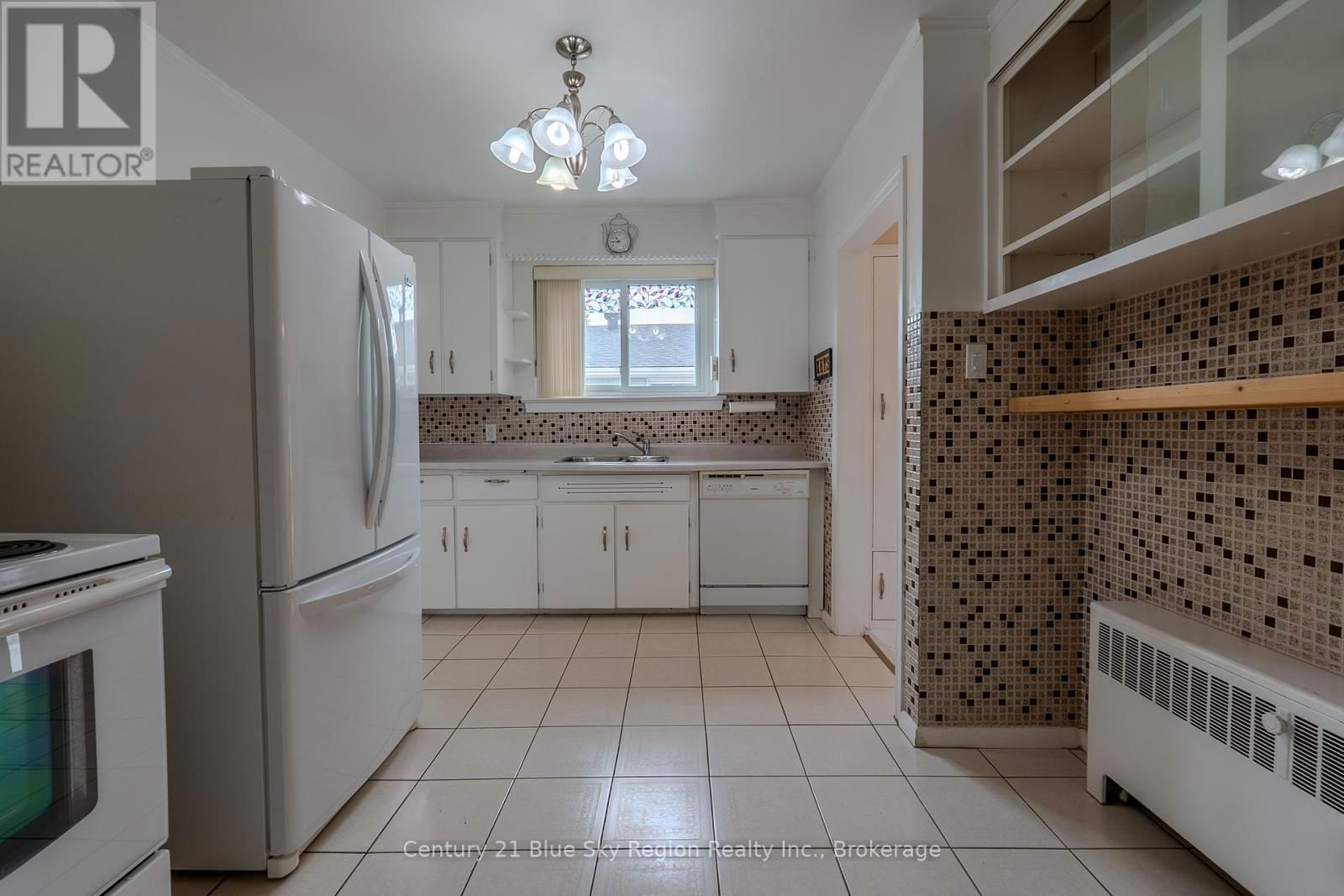 235 GLADSTONE AVENUE Image 26