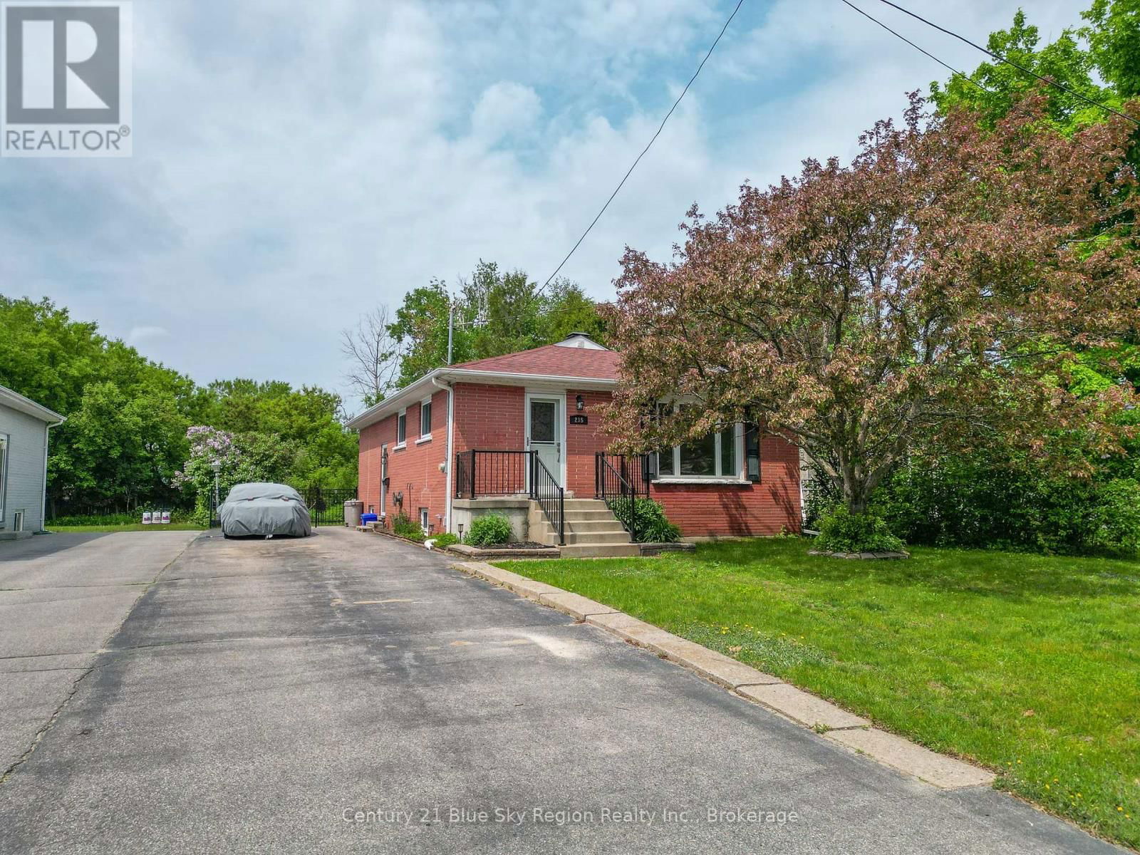 235 GLADSTONE AVENUE Image 3