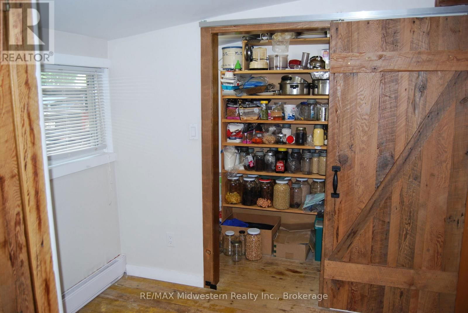 410 TEMPLE STREET Image 12