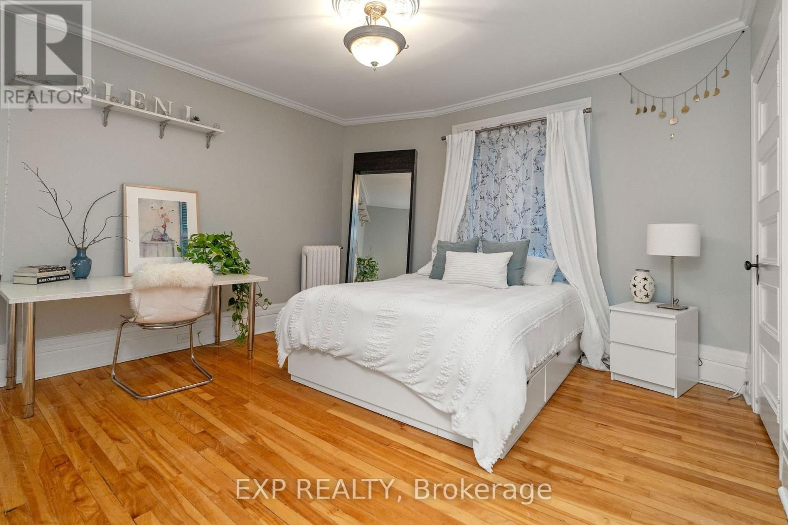267 STEWART STREET Image 15