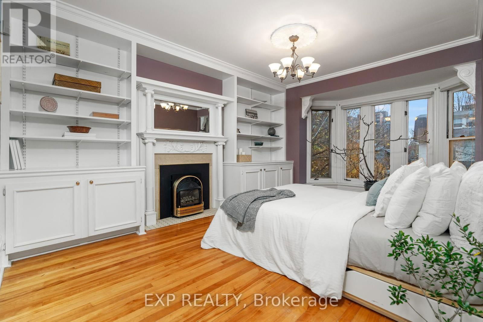 267 STEWART STREET Image 16