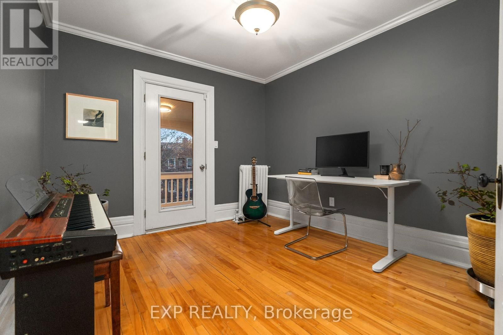267 STEWART STREET Image 17