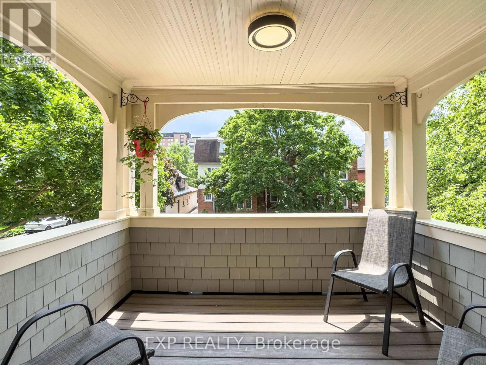 267 STEWART STREET Image 18