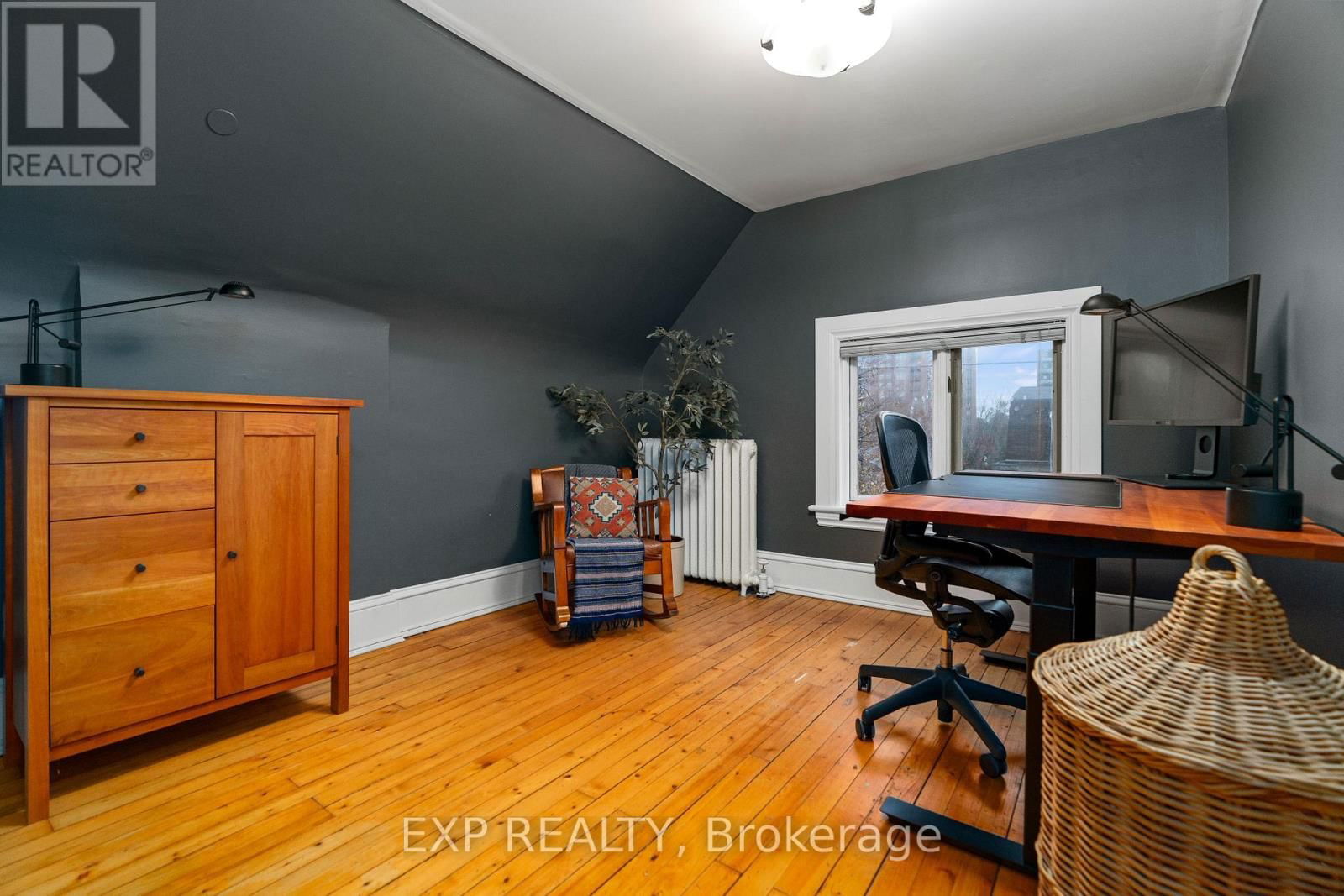 267 STEWART STREET Image 23