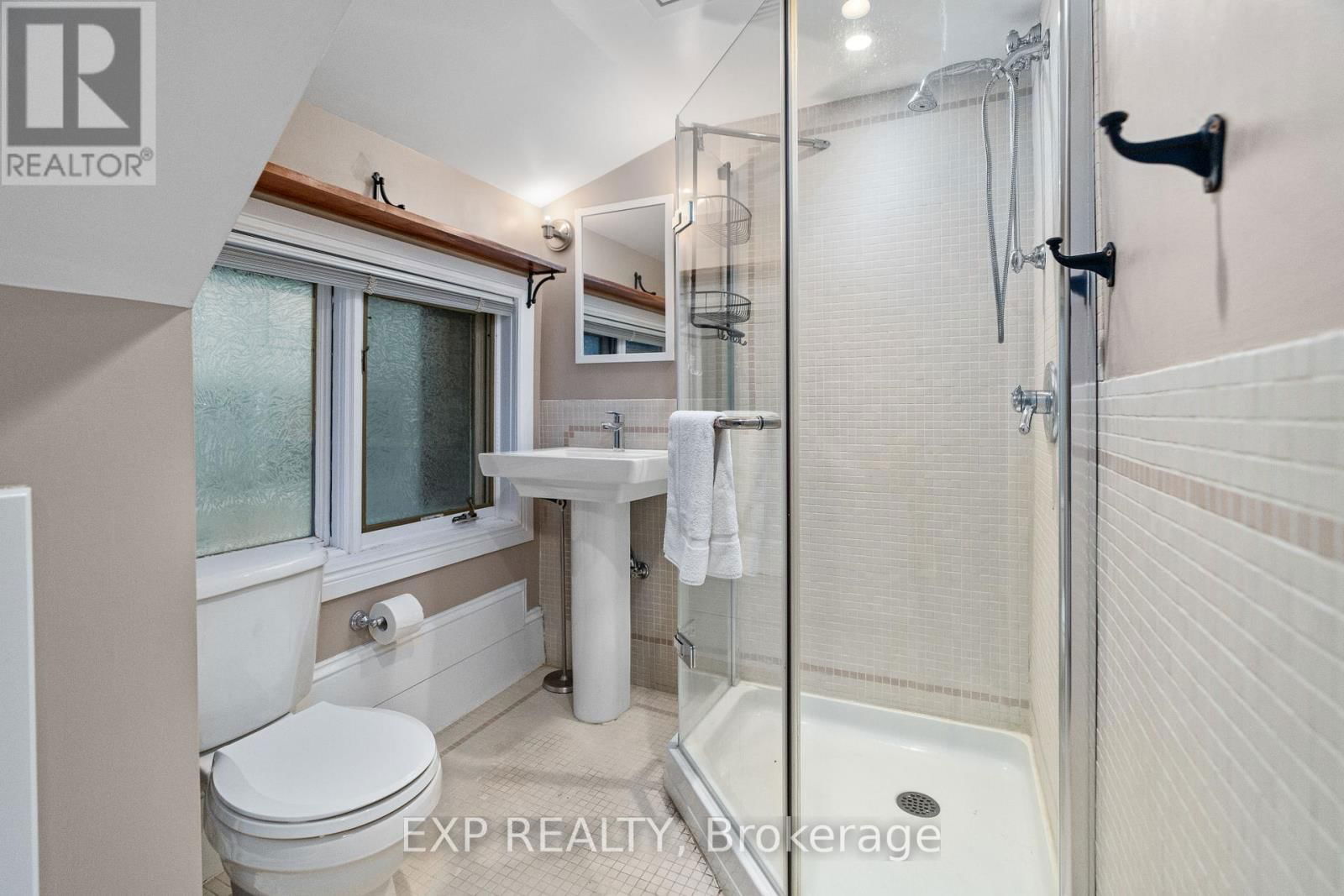 267 STEWART STREET Image 24