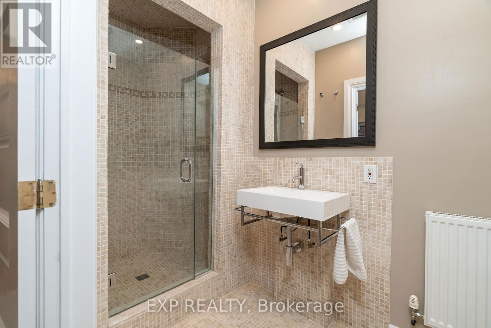 267 STEWART STREET Image 7