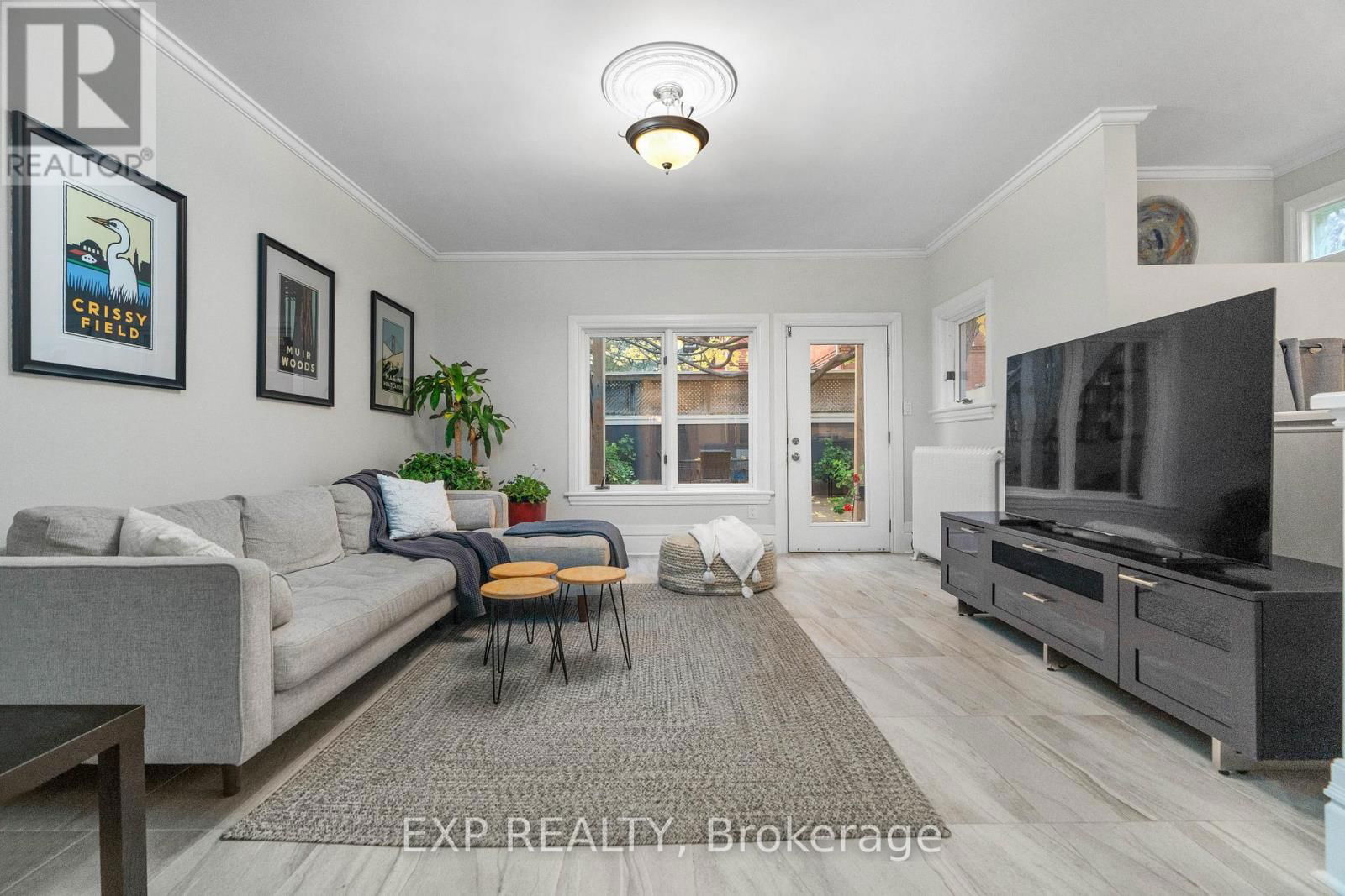 267 STEWART STREET Image 8