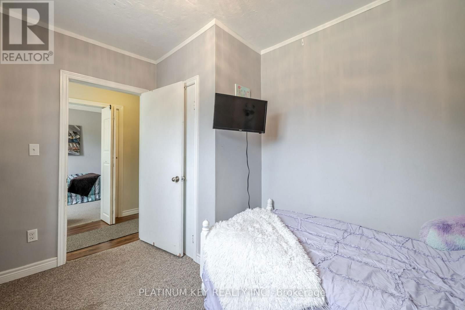 418 HURON STREET Image 15