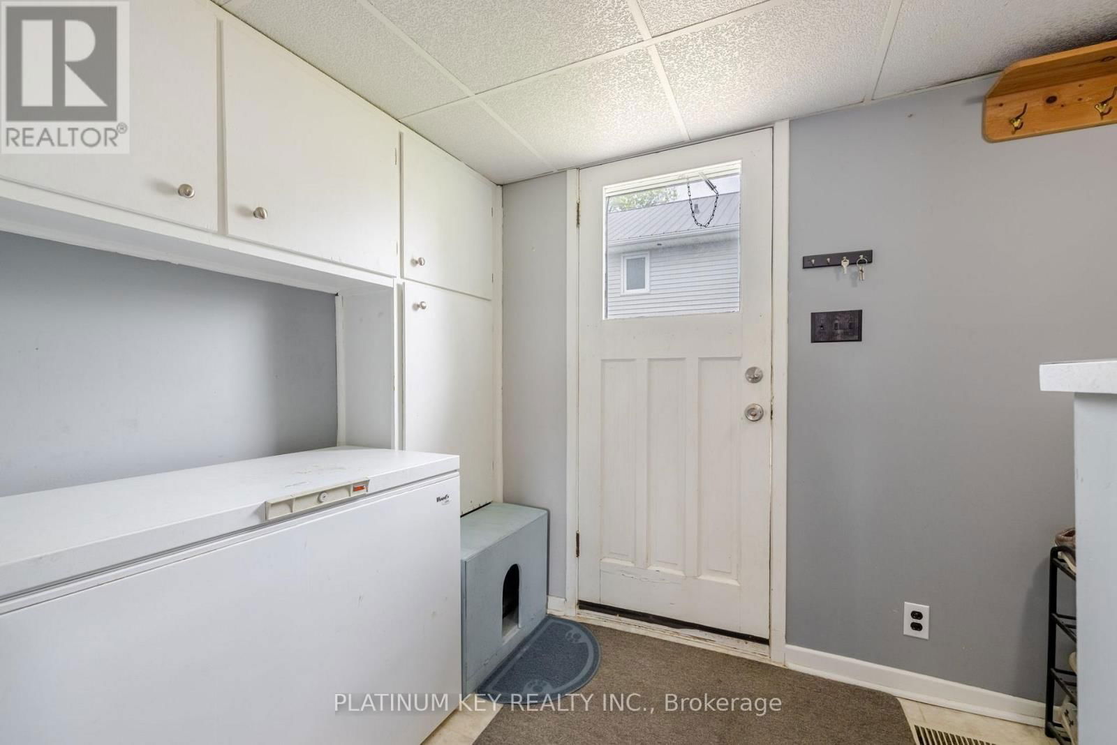 418 HURON STREET Image 19