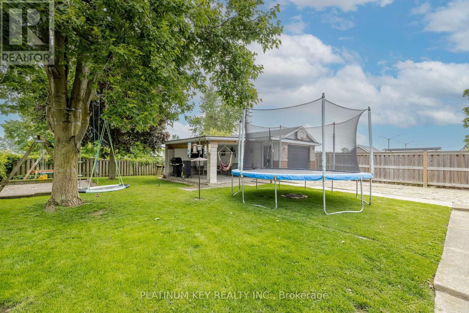 418 HURON STREET Image 23