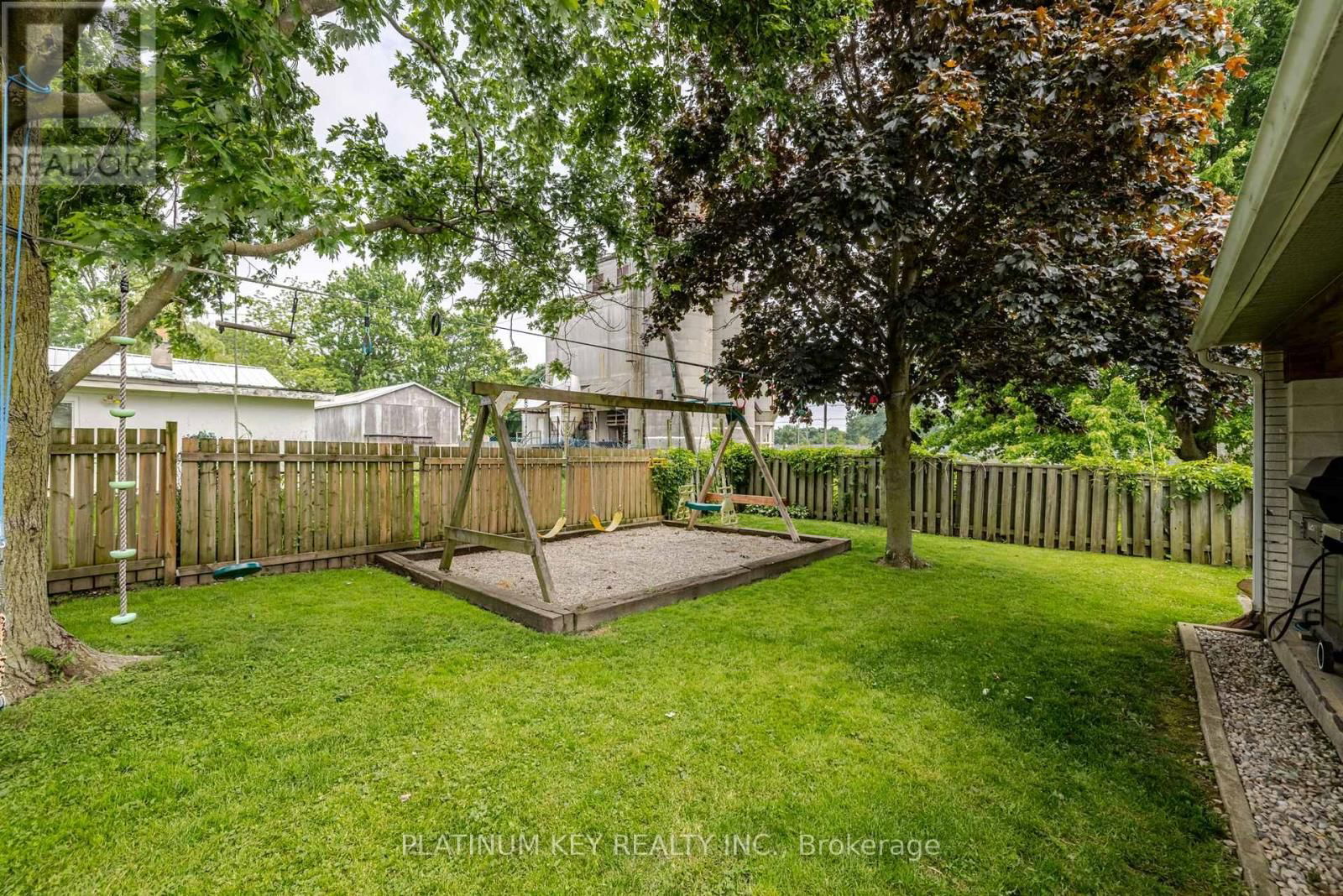 418 HURON STREET Image 26