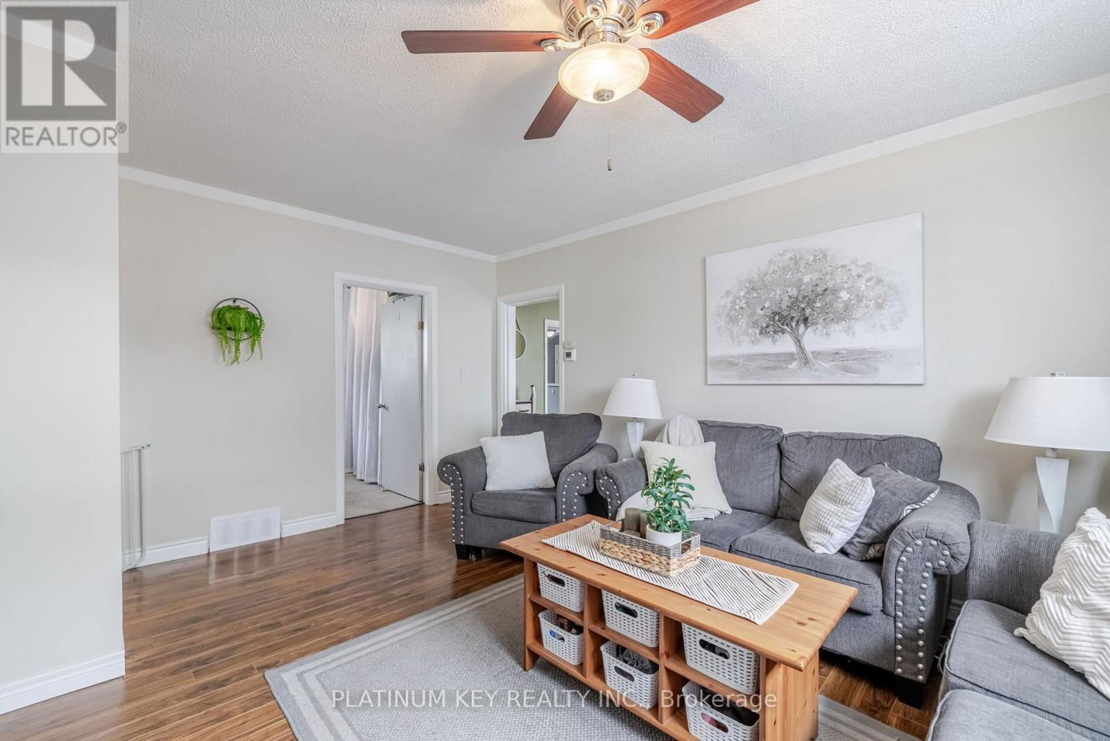 418 HURON STREET Image 6