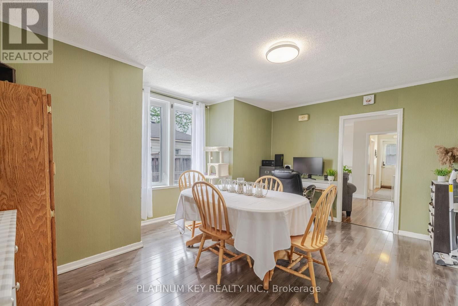 418 HURON STREET Image 8