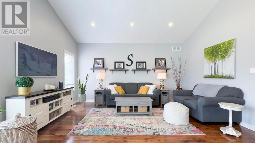 3194 PINCOMBE DRIVE Image 11
