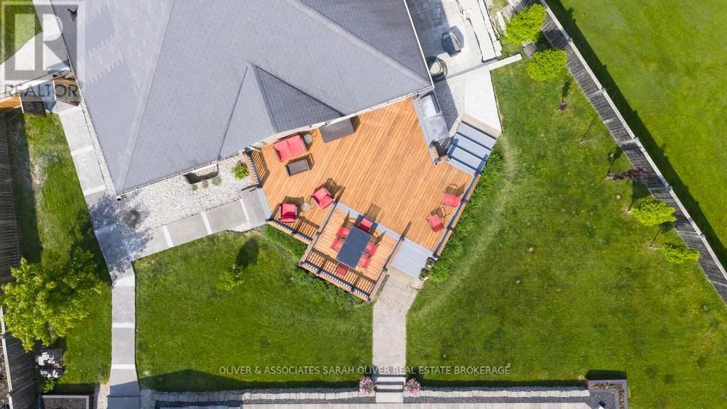 3194 PINCOMBE DRIVE Image 14