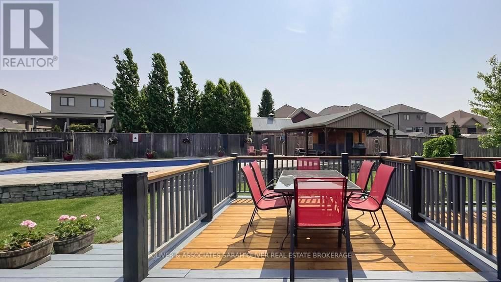 3194 PINCOMBE DRIVE Image 15