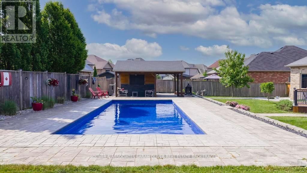 3194 PINCOMBE DRIVE Image 16