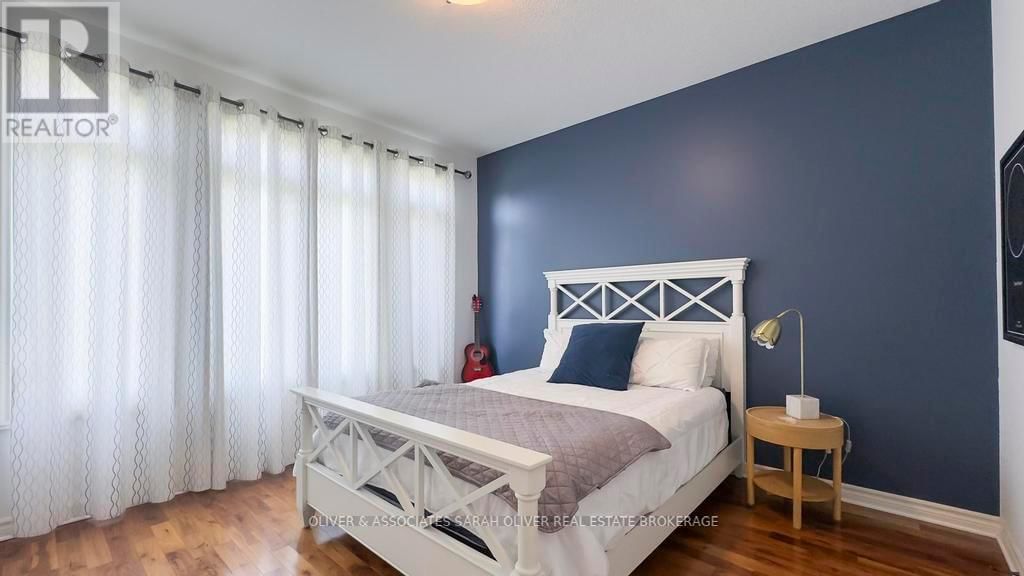 3194 PINCOMBE DRIVE Image 20