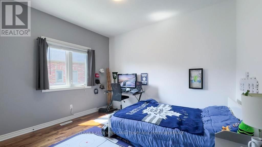 3194 PINCOMBE DRIVE Image 27