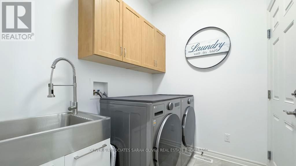 3194 PINCOMBE DRIVE Image 29