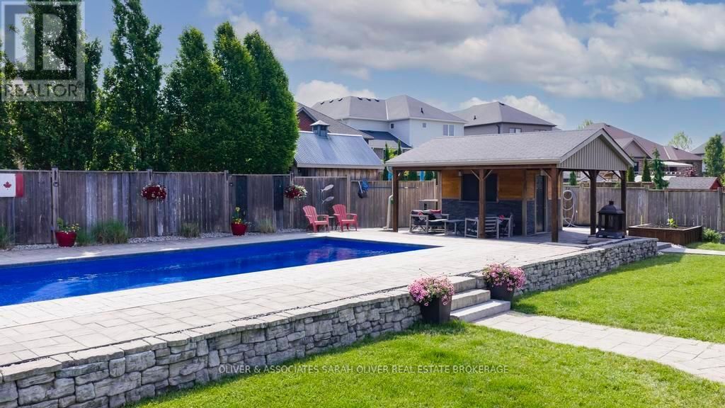 3194 PINCOMBE DRIVE Image 32