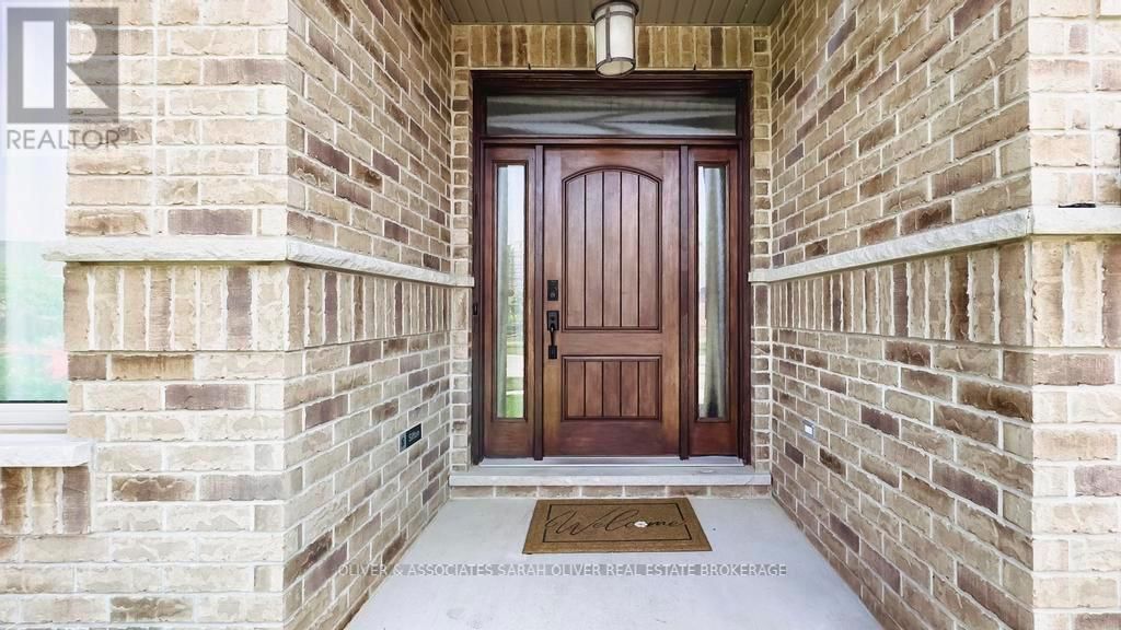 3194 PINCOMBE DRIVE Image 4