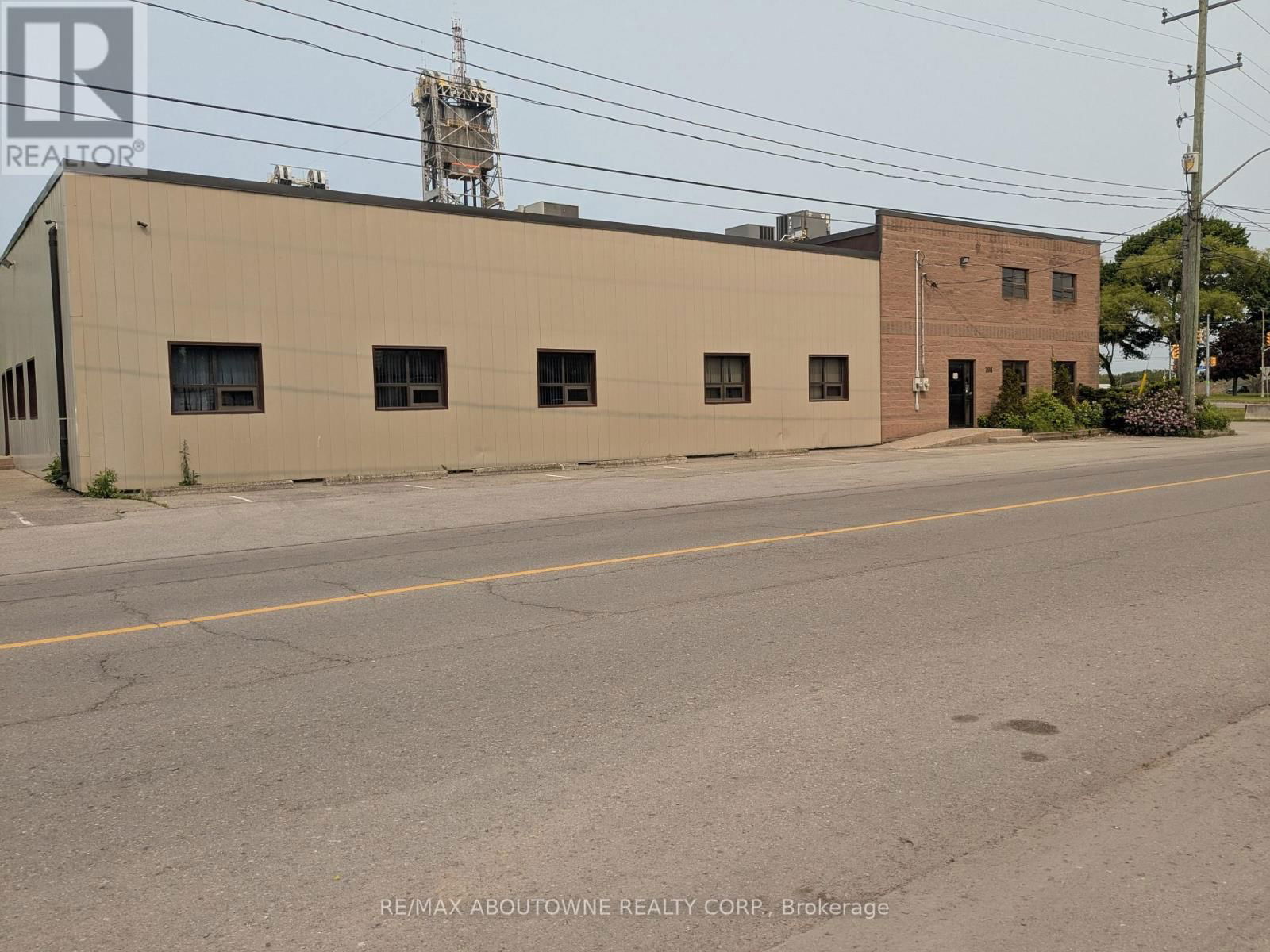 198 WELLAND STREET Image 2